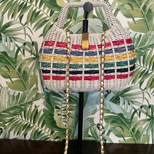 White wicker clamshell purse with bright colourful stripes - vintage